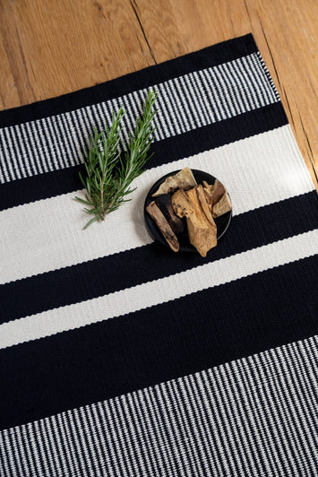 Athr Modern Striped Rug – Bold Elegance